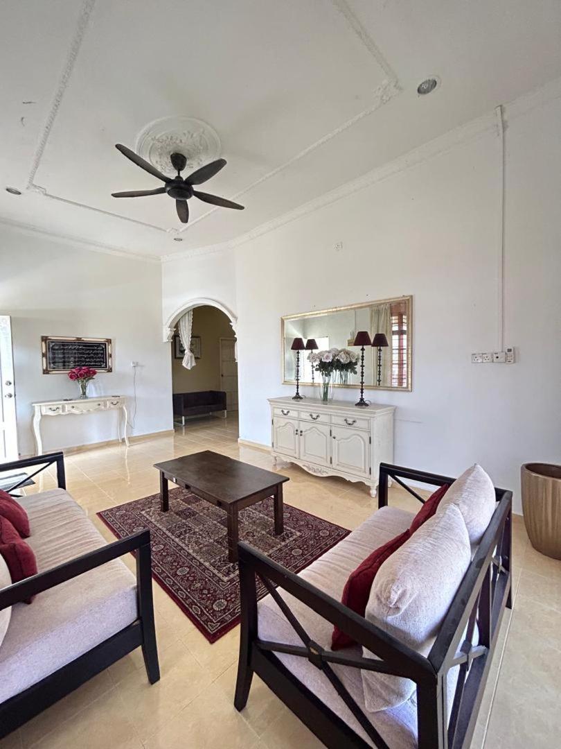 Rumah Sawah Homestay Pasir Puteh Buitenkant foto